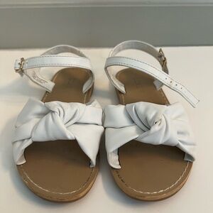 VGUC Girl’s Knotted Sandal with Ankle Strap